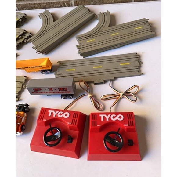 Tyco US1 Electric Trucking Slot Car Track Transport Trucks Power Pack For Parts - Picture 2 of 9